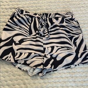 SHEIN Zebra Print Bermudas